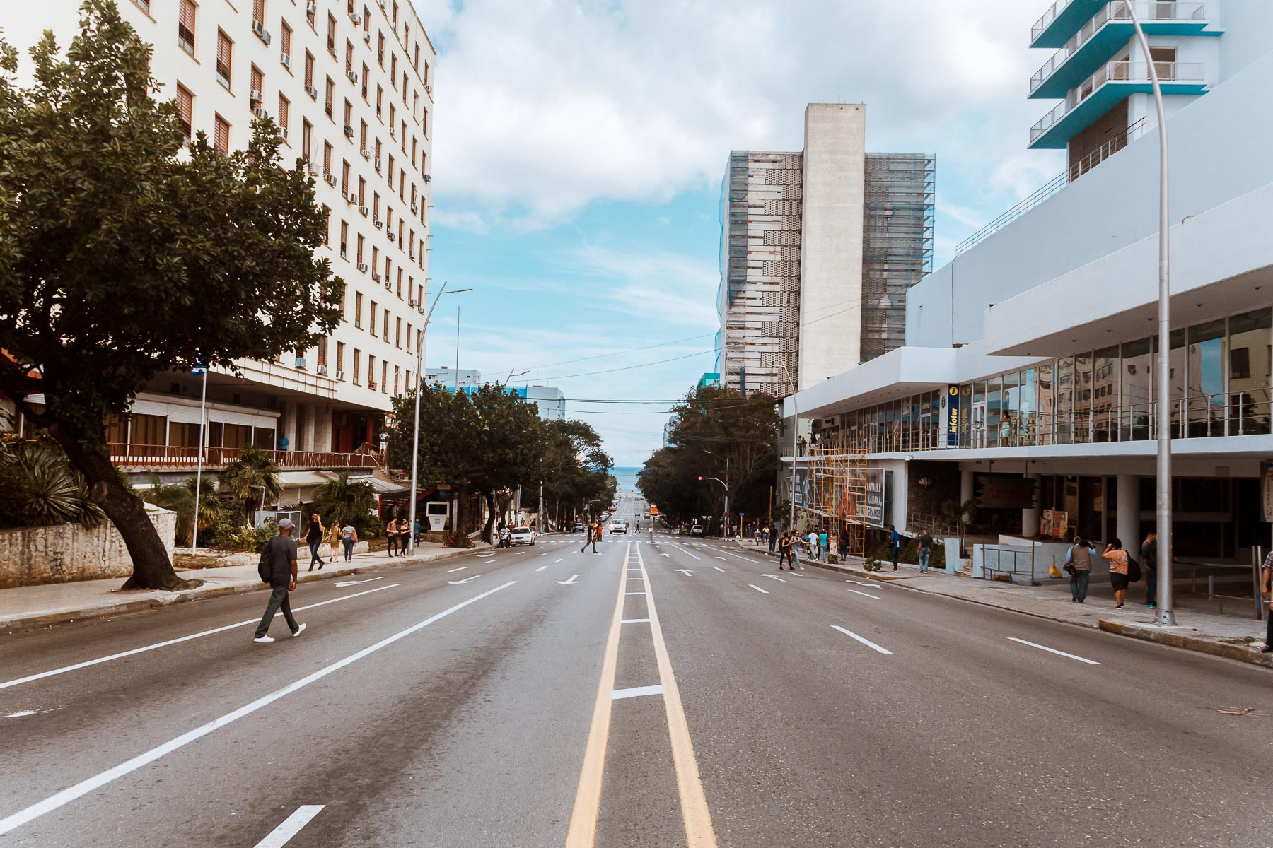 Eine Straße in Vedado in der kubanischen Hauptstadt Havanna.